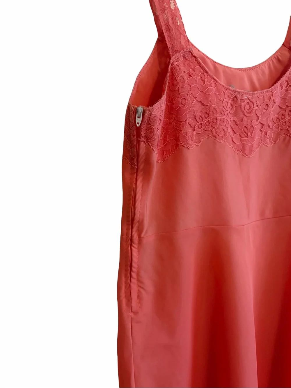 Vintage | Coral Pink Lace Trimmed Pin Up Slip - Picture 11 of 13